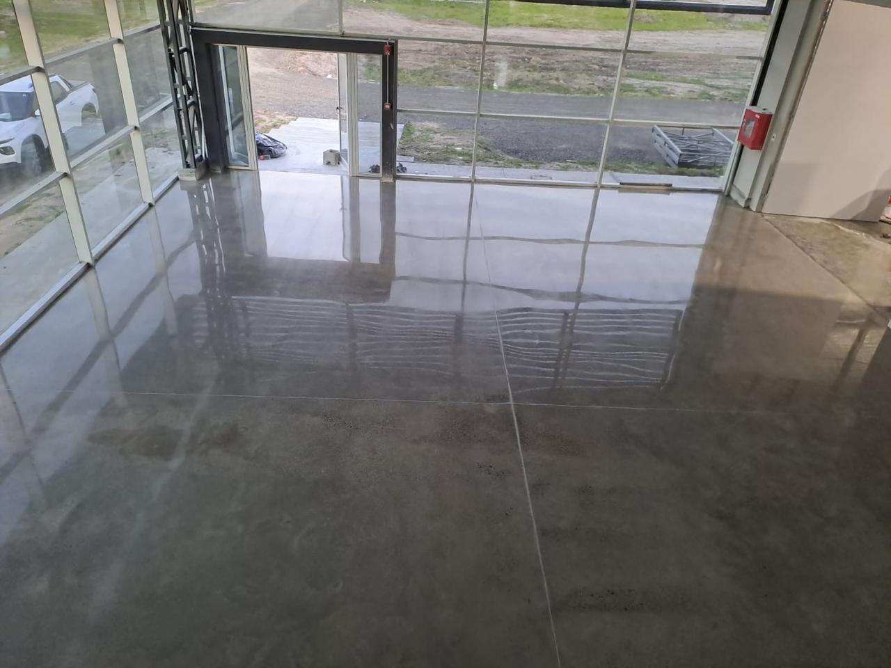 Pulido de pisos de hormigón con disco de diamante